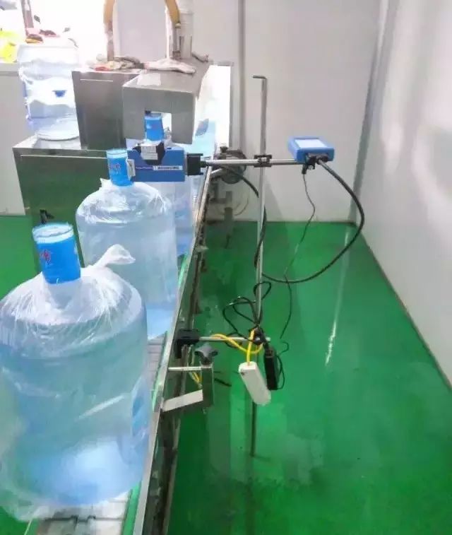 依瑪E125噴碼機用于桶裝水噴碼